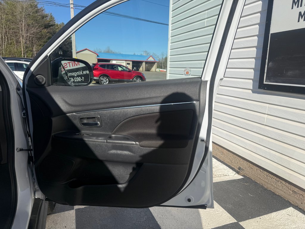 2022 Mitsubishi RVR SE, keyless entry, Cruise control, Bluetooth in COLDBROOK, Nova Scotia - 18 - w1024h768px