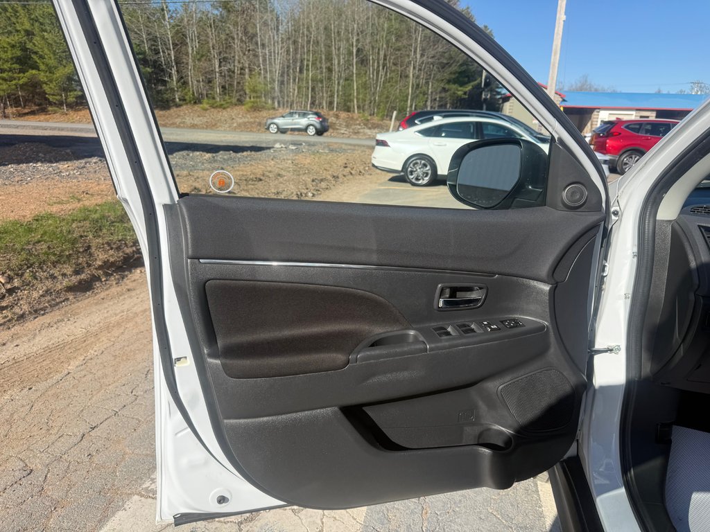 2022 Mitsubishi RVR SE, keyless entry, Cruise control, Bluetooth in COLDBROOK, Nova Scotia - 7 - w1024h768px