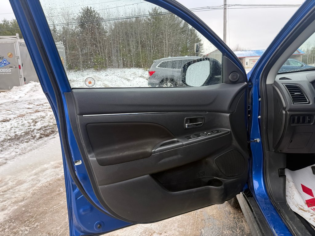 2023 Mitsubishi RVR SE, keyless entry, backup camera, Bluetooth in Kentville, Nova Scotia - 7 - w1024h768px