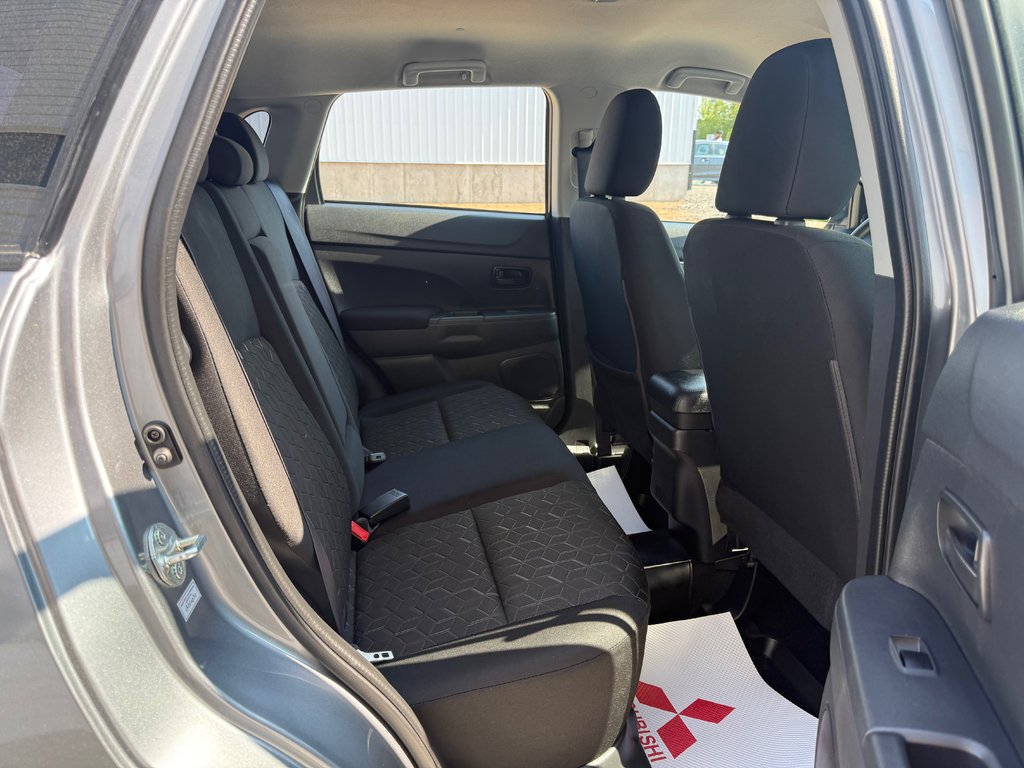 2024 Mitsubishi RVR ES, keyless entry, backup camera, Bluetooth in COLDBROOK, Nova Scotia - 17 - w1024h768px