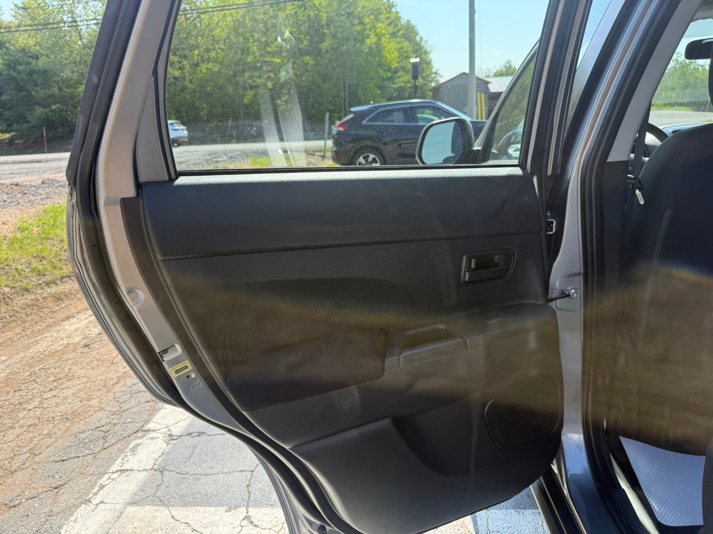 2024 Mitsubishi RVR ES, keyless entry, backup camera, Bluetooth in COLDBROOK, Nova Scotia - 13 - w1024h768px