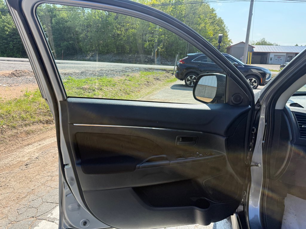 2024 Mitsubishi RVR ES, keyless entry, backup camera, Bluetooth in COLDBROOK, Nova Scotia - 7 - w1024h768px