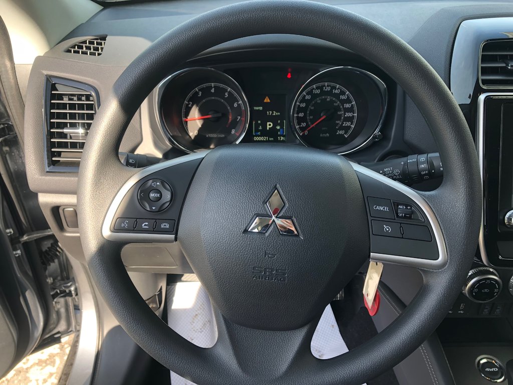 2025 Mitsubishi RVR ES AWC in Kentville, Nova Scotia - 8 - w1024h768px