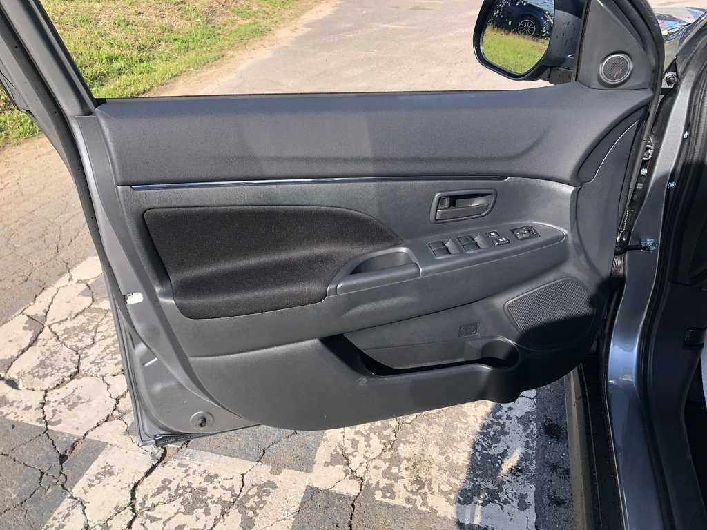 2025 Mitsubishi RVR ES AWC in Kentville, Nova Scotia - 14 - w1024h768px