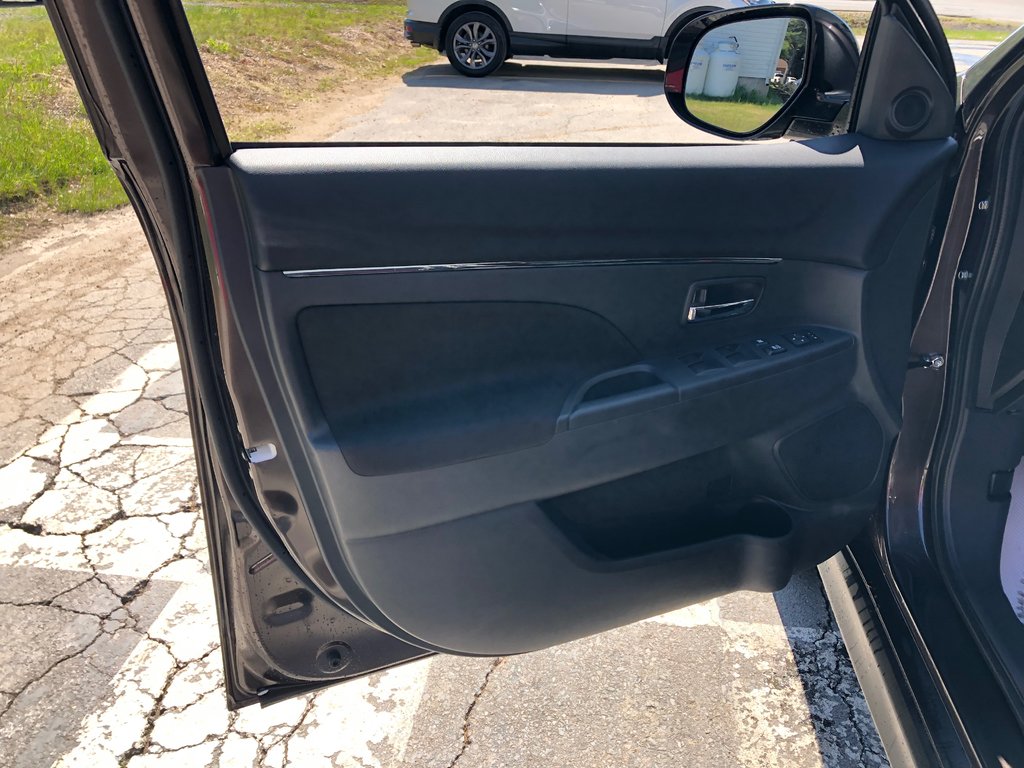 2025 Mitsubishi RVR SE AWC in Kentville, Nova Scotia - 16 - w1024h768px