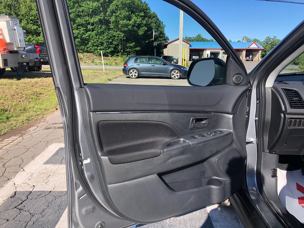 2025 Mitsubishi RVR ES FWD in Kentville, Nova Scotia - 7 - w1024h768px
