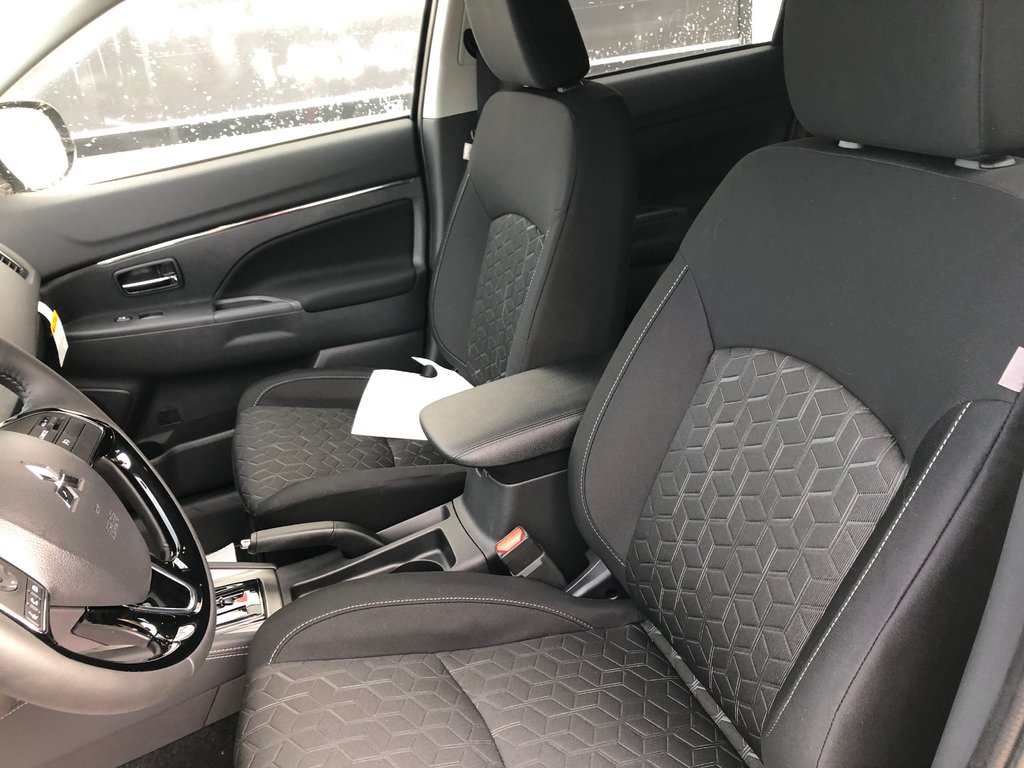 2025 Mitsubishi RVR SE AWC in Kentville, Nova Scotia - 15 - w1024h768px
