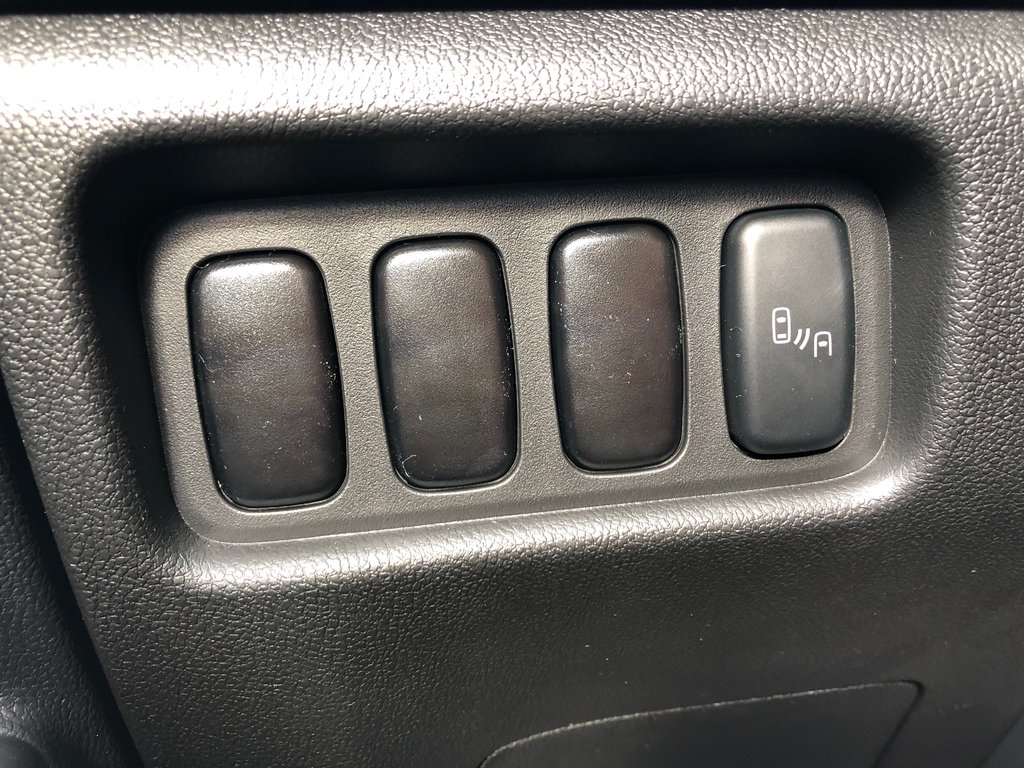 2025 Mitsubishi RVR SE AWC in Kentville, Nova Scotia - 8 - w1024h768px