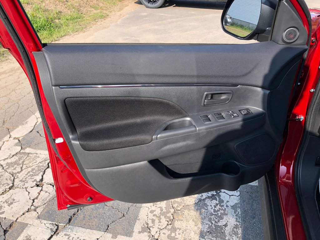 2025 Mitsubishi RVR ES AWC in Kentville, Nova Scotia - 13 - w1024h768px