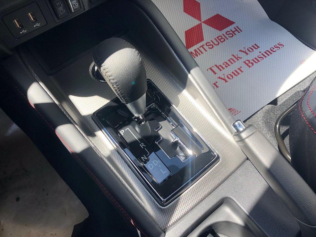 2025 Mitsubishi RVR SEL AWC in Kentville, Nova Scotia - 13 - w1024h768px