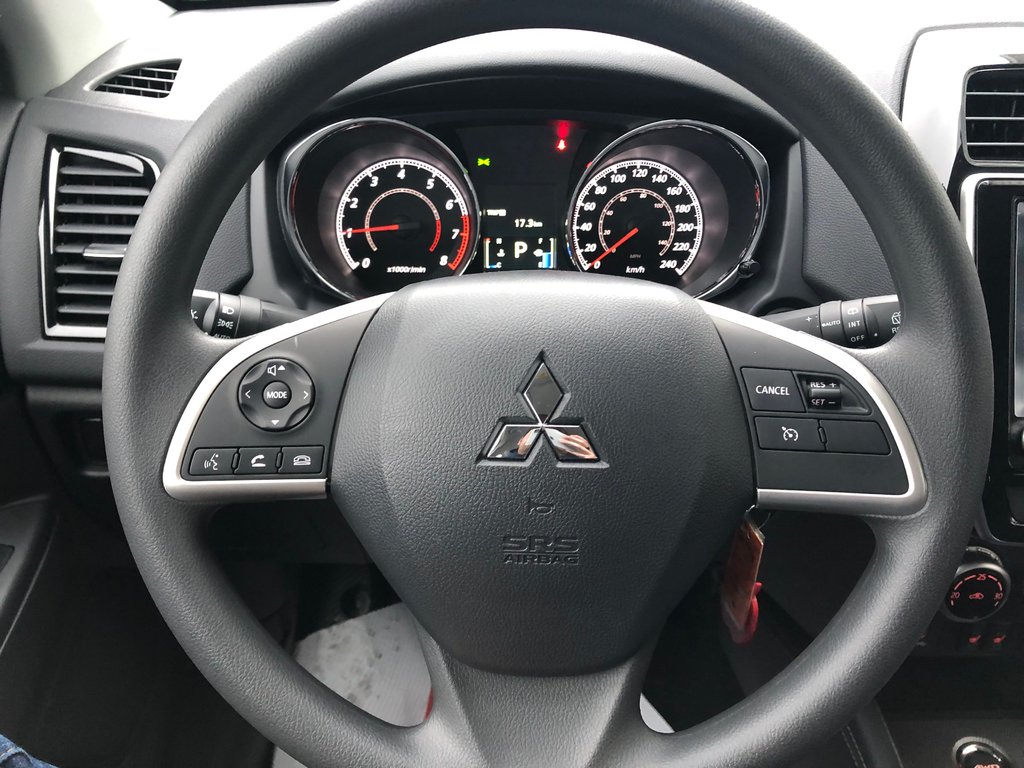 2025 Mitsubishi RVR ES AWC in Kentville, Nova Scotia - 8 - w1024h768px