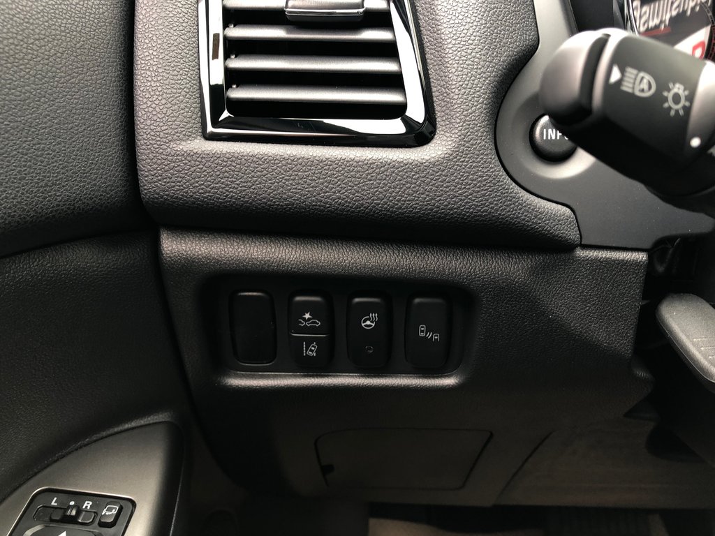 2025 Mitsubishi RVR GT AWC in Kentville, Nova Scotia - 8 - w1024h768px
