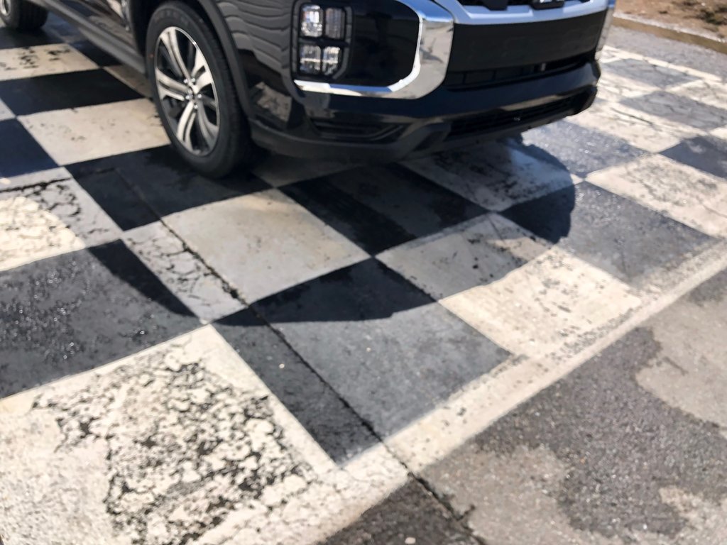 2025 Mitsubishi RVR SEL AWC in Kentville, Nova Scotia - 3 - w1024h768px
