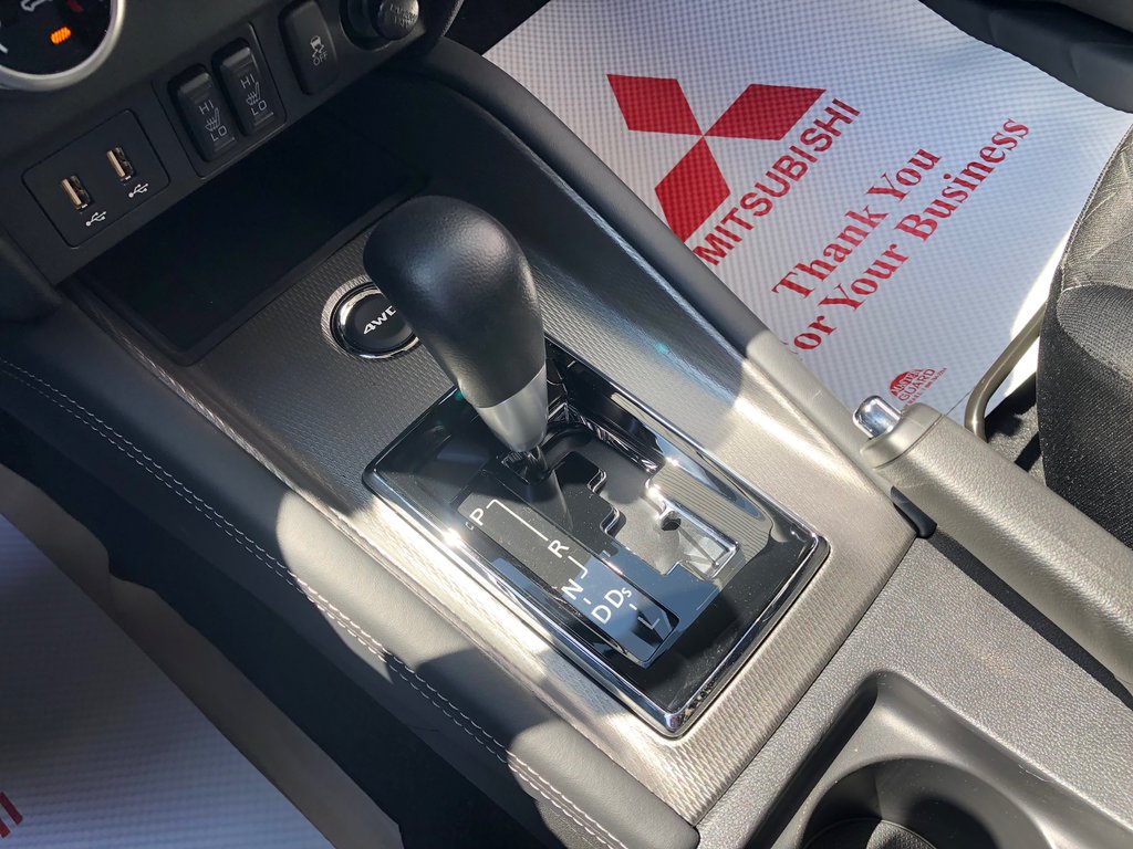 2025 Mitsubishi RVR ES AWC in Kentville, Nova Scotia - 14 - w1024h768px