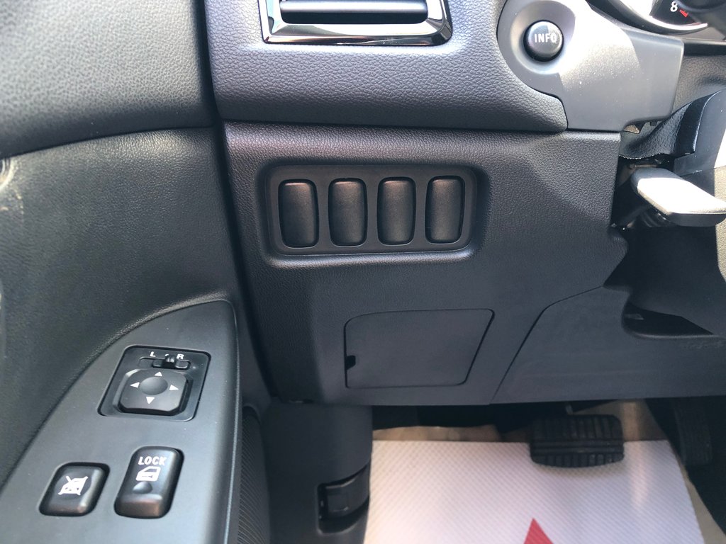 2025 Mitsubishi RVR ES AWC in Kentville, Nova Scotia - 8 - w1024h768px