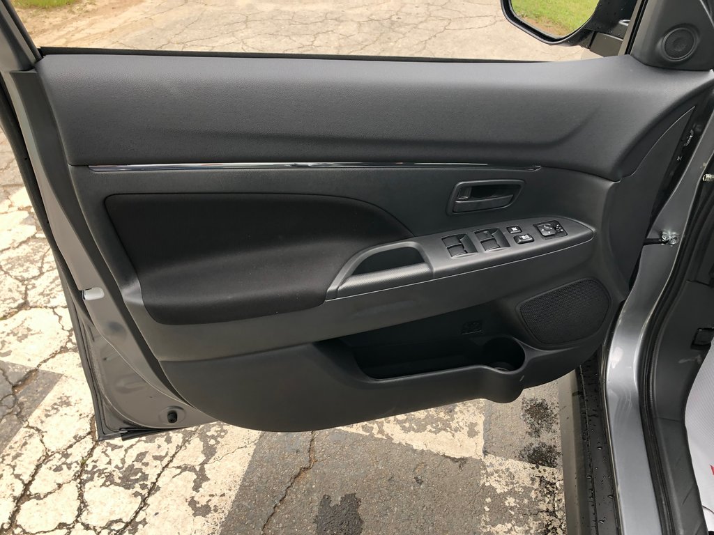 2025 Mitsubishi RVR ES FWD in Kentville, Nova Scotia - 13 - w1024h768px