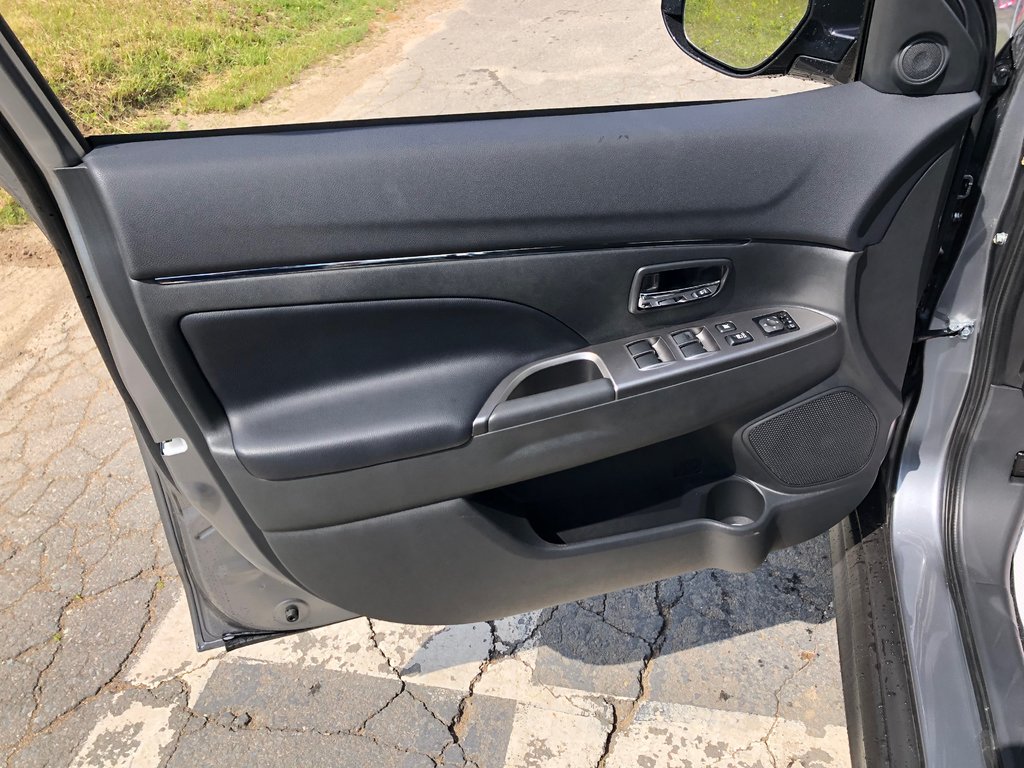 2025 Mitsubishi RVR SEL AWC in Kentville, Nova Scotia - 10 - w1024h768px