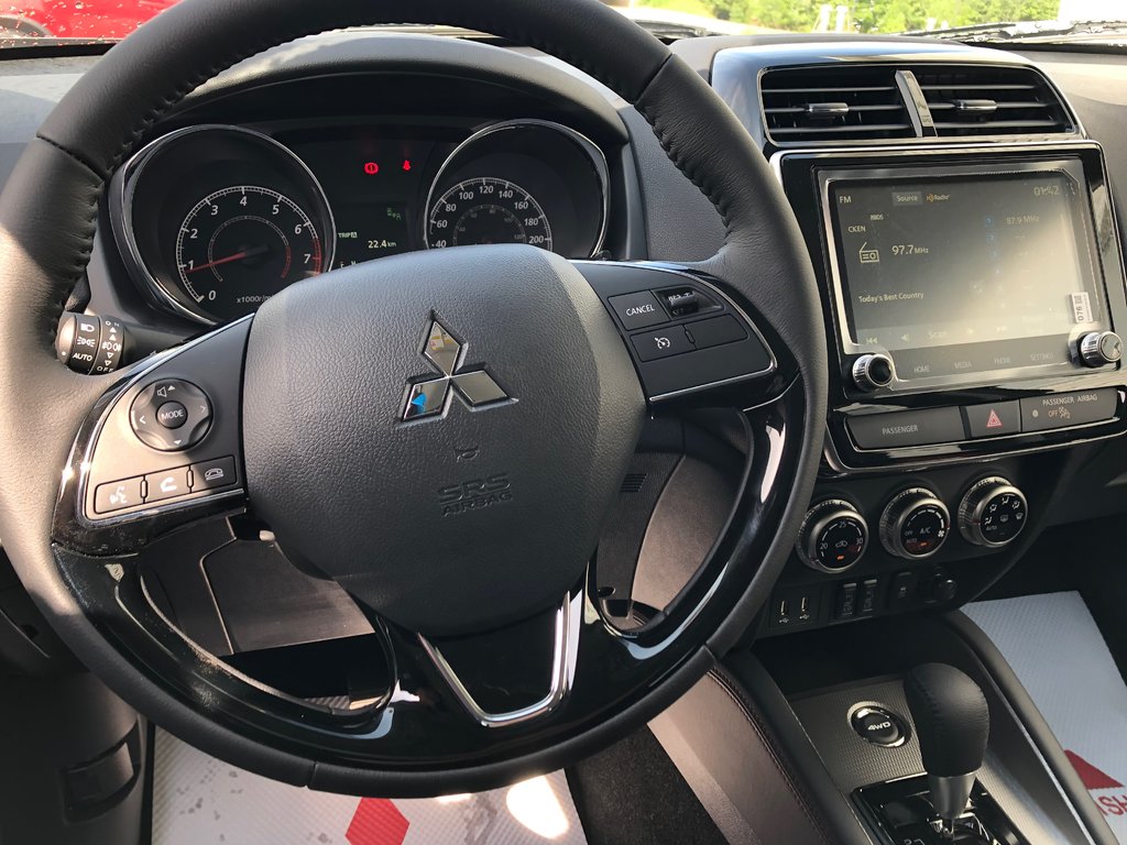 2025 Mitsubishi RVR SEL AWC in Kentville, Nova Scotia - 8 - w1024h768px