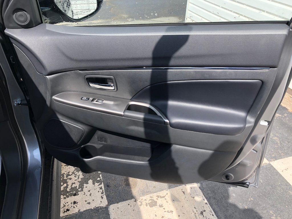 2025 Mitsubishi RVR SEL AWC in Kentville, Nova Scotia - 16 - w1024h768px