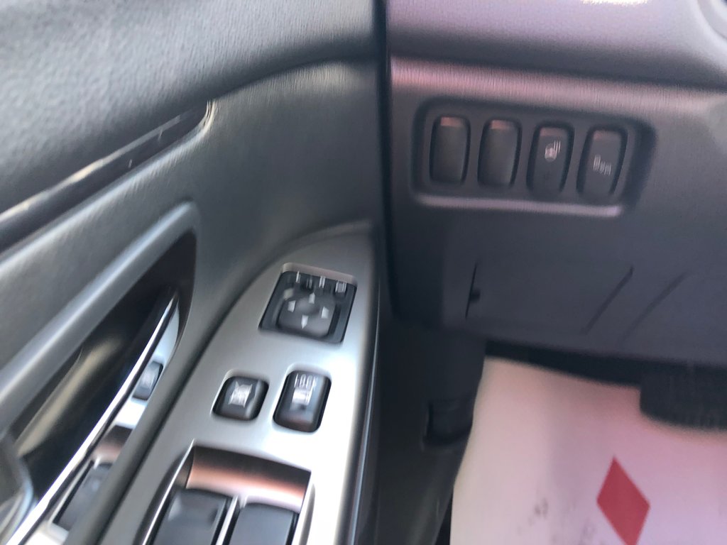 2025 Mitsubishi RVR SEL AWC in Kentville, Nova Scotia - 7 - w1024h768px