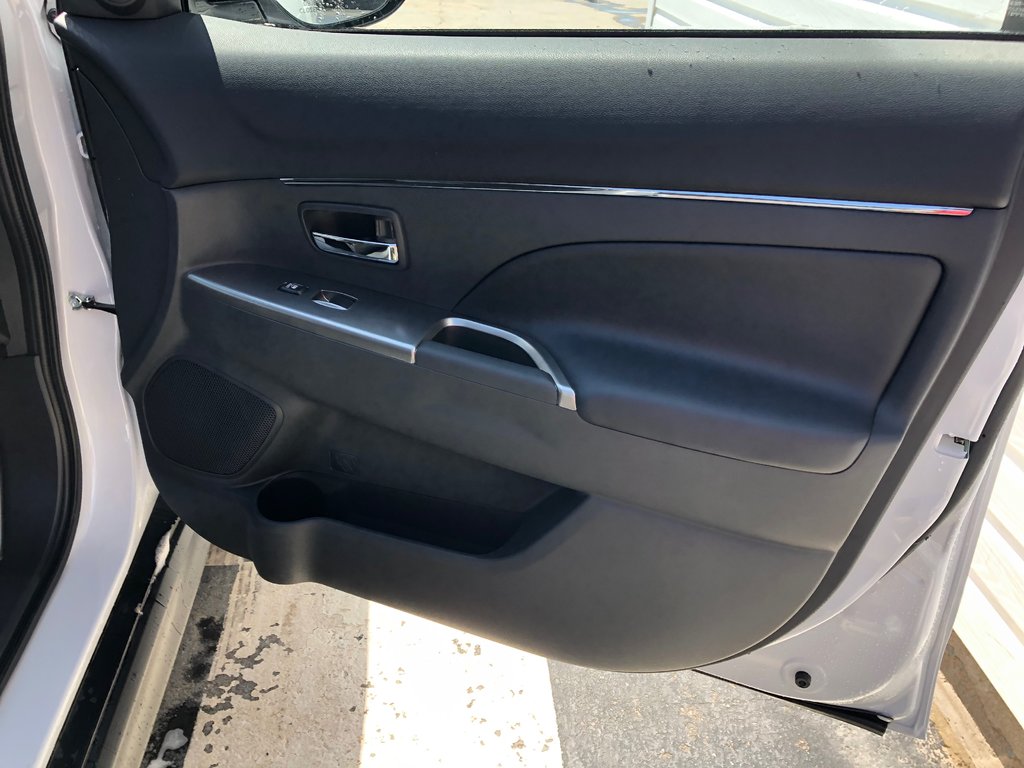 2025 Mitsubishi RVR SEL AWC in Kentville, Nova Scotia - 21 - w1024h768px