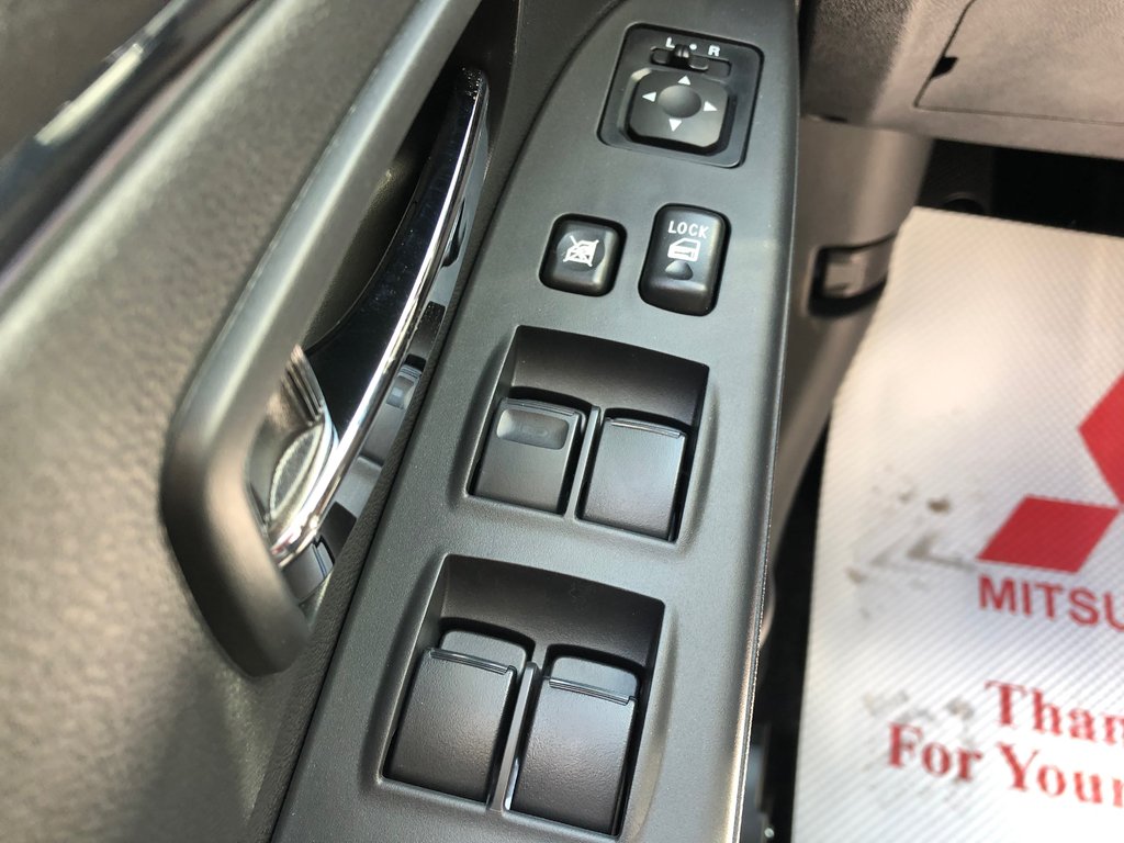 2025 Mitsubishi RVR SE AWC in Kentville, Nova Scotia - 7 - w1024h768px