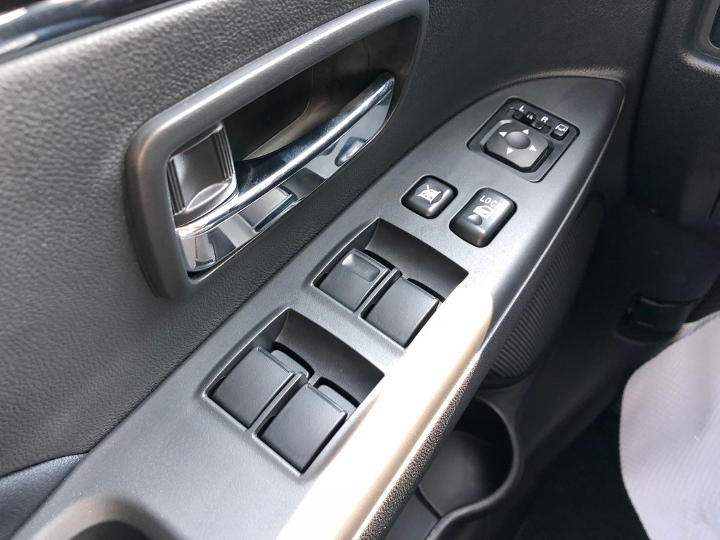 2025 Mitsubishi RVR NOIR AWC in Kentville, Nova Scotia - 7 - w1024h768px
