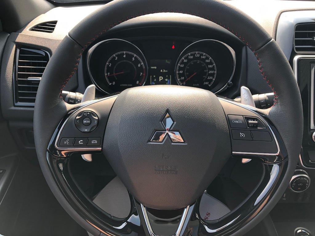 2025 Mitsubishi RVR NOIR AWC in Kentville, Nova Scotia - 9 - w1024h768px