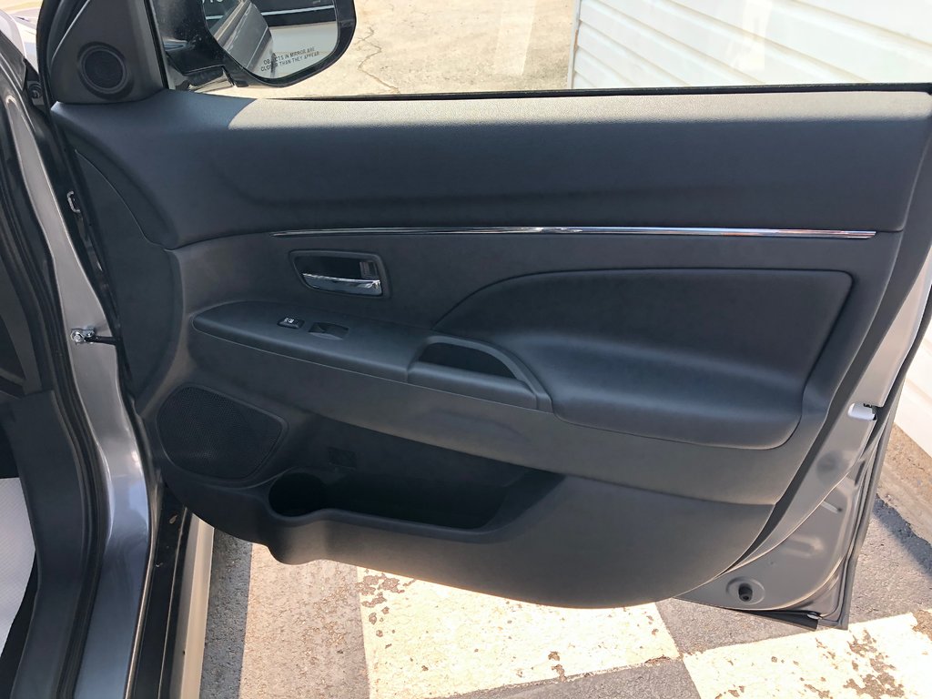 2025 Mitsubishi RVR NOIR AWC in Kentville, Nova Scotia - 24 - w1024h768px