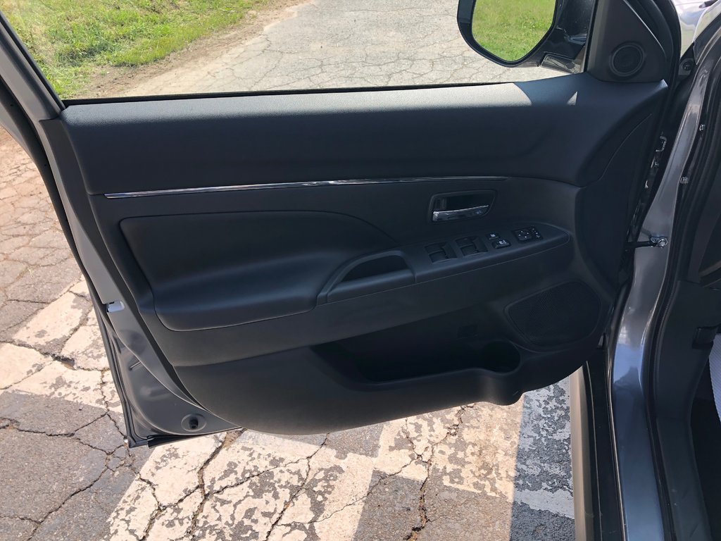 2025 Mitsubishi RVR NOIR AWC in Kentville, Nova Scotia - 17 - w1024h768px