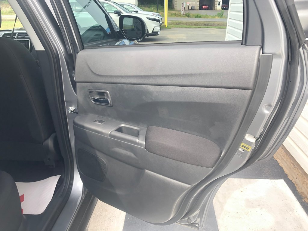 2025 Mitsubishi RVR SE AWC in Kentville, Nova Scotia - 21 - w1024h768px