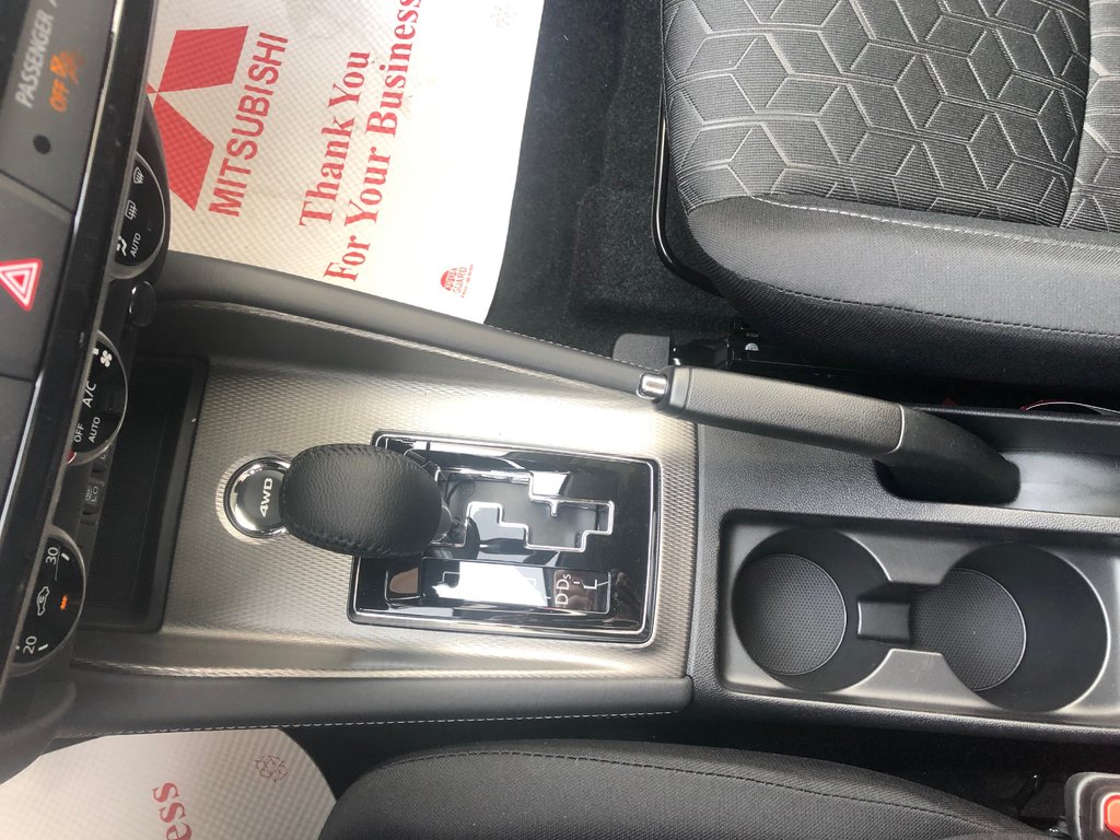 2025 Mitsubishi RVR SE AWC in Kentville, Nova Scotia - 15 - w1024h768px