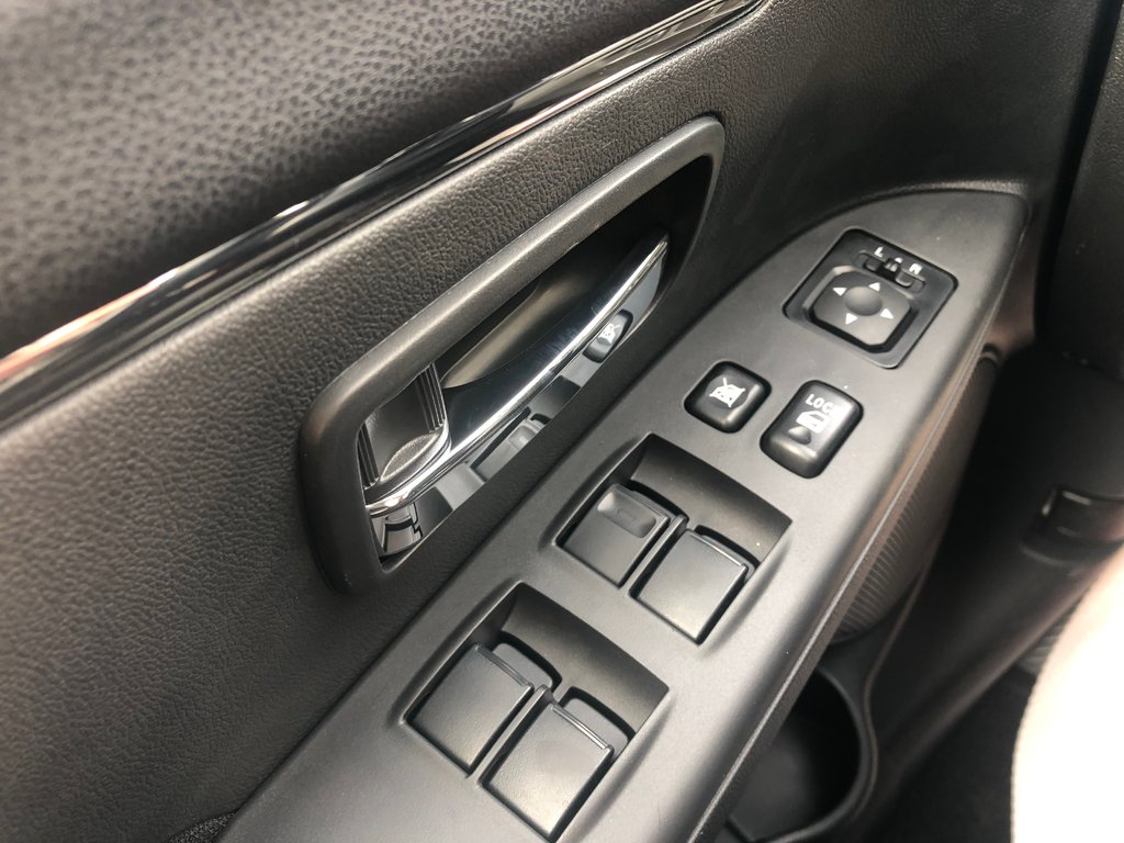 2025 Mitsubishi RVR SE AWC in Kentville, Nova Scotia - 7 - w1024h768px