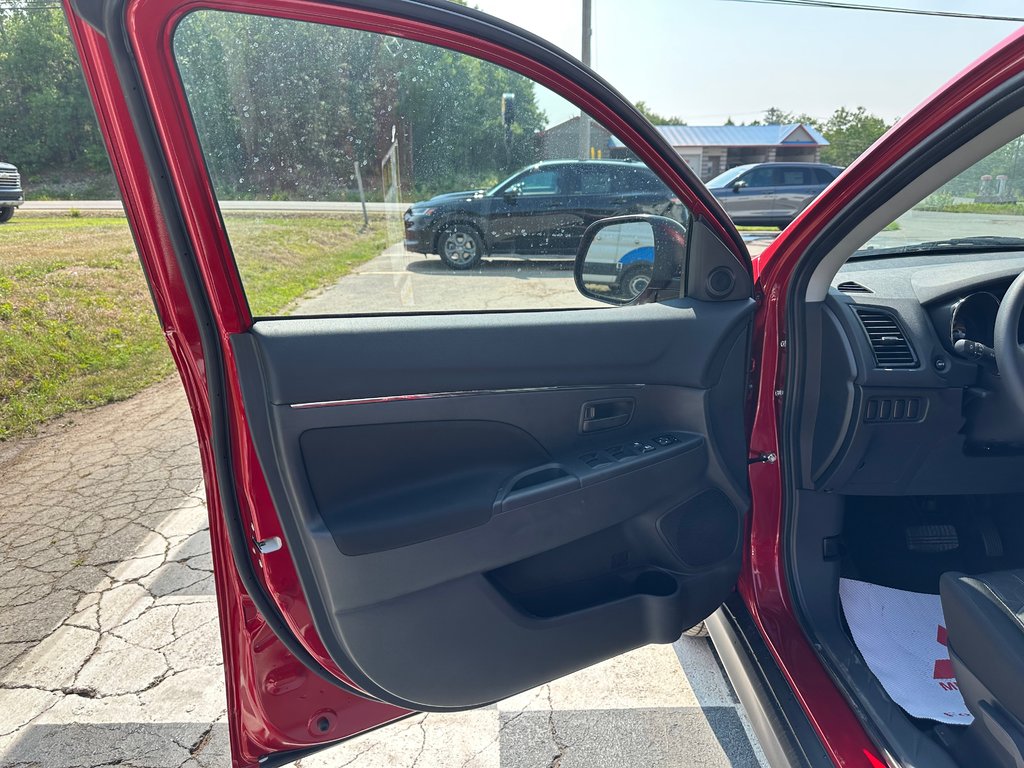 2025 Mitsubishi RVR ES AWC in Kentville, Nova Scotia - 7 - w1024h768px