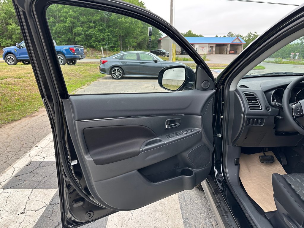2025 Mitsubishi RVR SE AWC in Kentville, Nova Scotia - 7 - w1024h768px