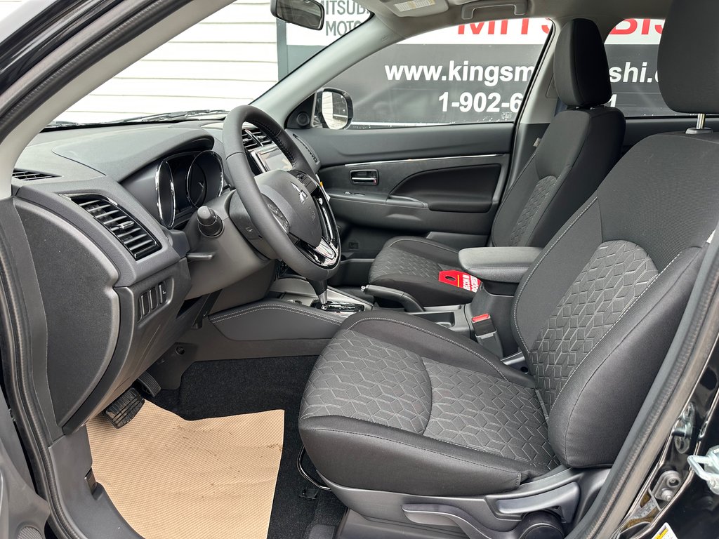 2025 Mitsubishi RVR SE AWC in Kentville, Nova Scotia - 8 - w1024h768px
