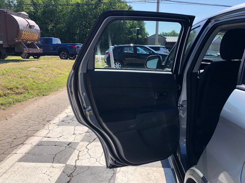 2025 Mitsubishi RVR ES AWC in Kentville, Nova Scotia - 22 - w1024h768px