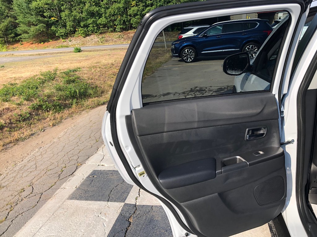 2025 Mitsubishi RVR SEL AWC in Kentville, Nova Scotia - 17 - w1024h768px