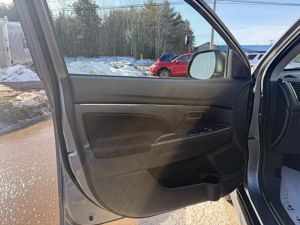 2026 Mitsubishi RVR ES AWC in Kentville, Nova Scotia - 7 - w1024h768px