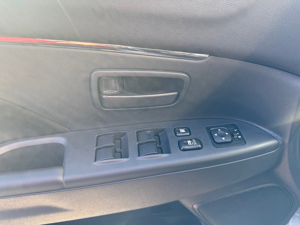 2026 Mitsubishi RVR ES AWC in Kentville, Nova Scotia - 8 - w1024h768px