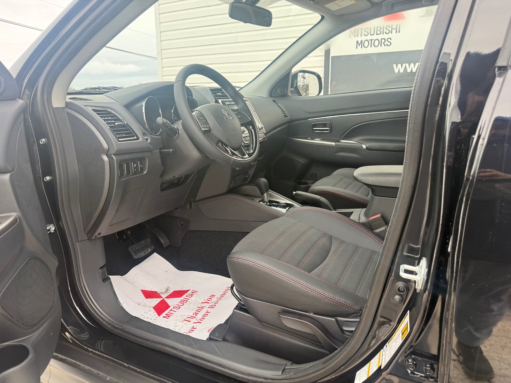 2026 Mitsubishi RVR SEL AWC in Kentville, Nova Scotia - 9 - w1024h768px