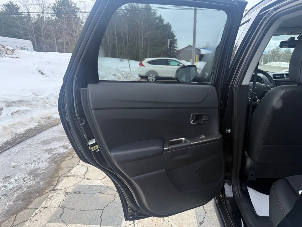 2026 Mitsubishi RVR SEL AWC in Kentville, Nova Scotia - 13 - w1024h768px