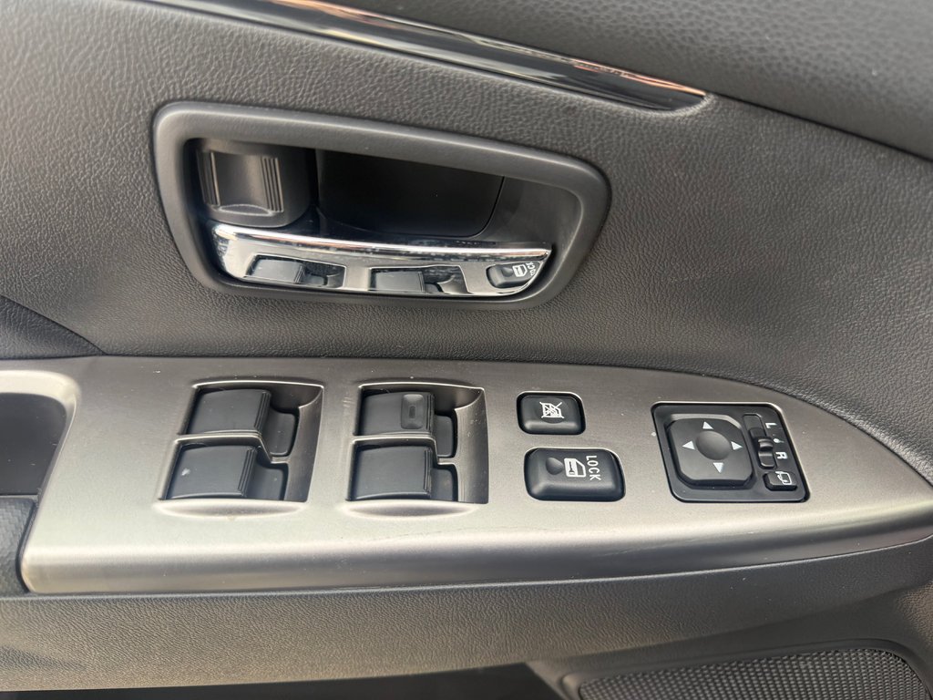 2026 Mitsubishi RVR SEL AWC in Kentville, Nova Scotia - 8 - w1024h768px