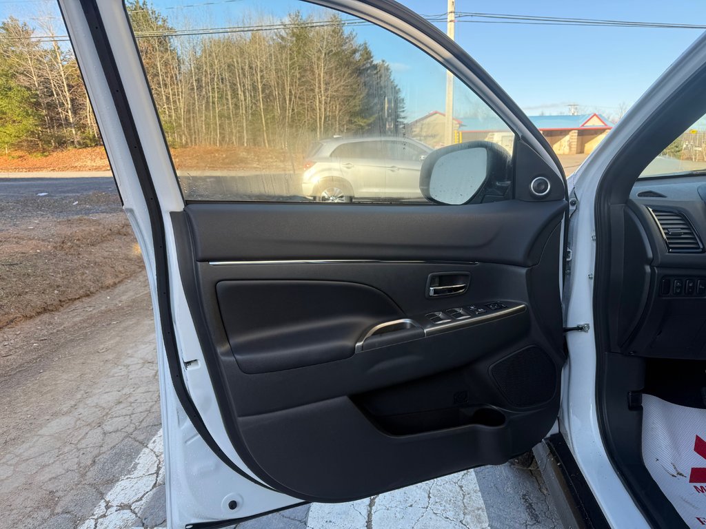 2026 Mitsubishi RVR GT AWC in Kentville, Nova Scotia - 7 - w1024h768px