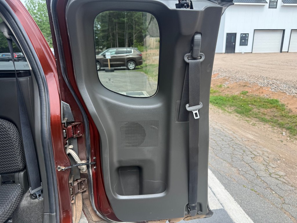Nissan FRONTIER SV, Keyless entry, BLUETOOTH, Cruise control 2017 à Kentville, Nouvelle-Écosse - 13 - w1024h768px