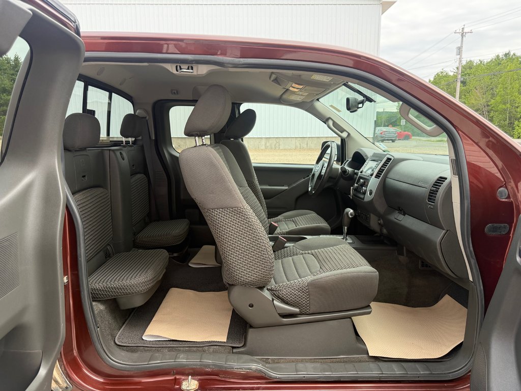 Nissan FRONTIER SV, Keyless entry, BLUETOOTH, Cruise control 2017 à Kentville, Nouvelle-Écosse - 18 - w1024h768px