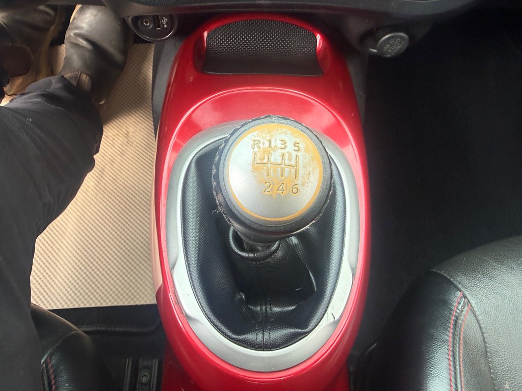 2013 Nissan JUKE S, keyless entry, MANUAL 6SPEED, Bluetooth in COLDBROOK, Nova Scotia - 13 - w1024h768px