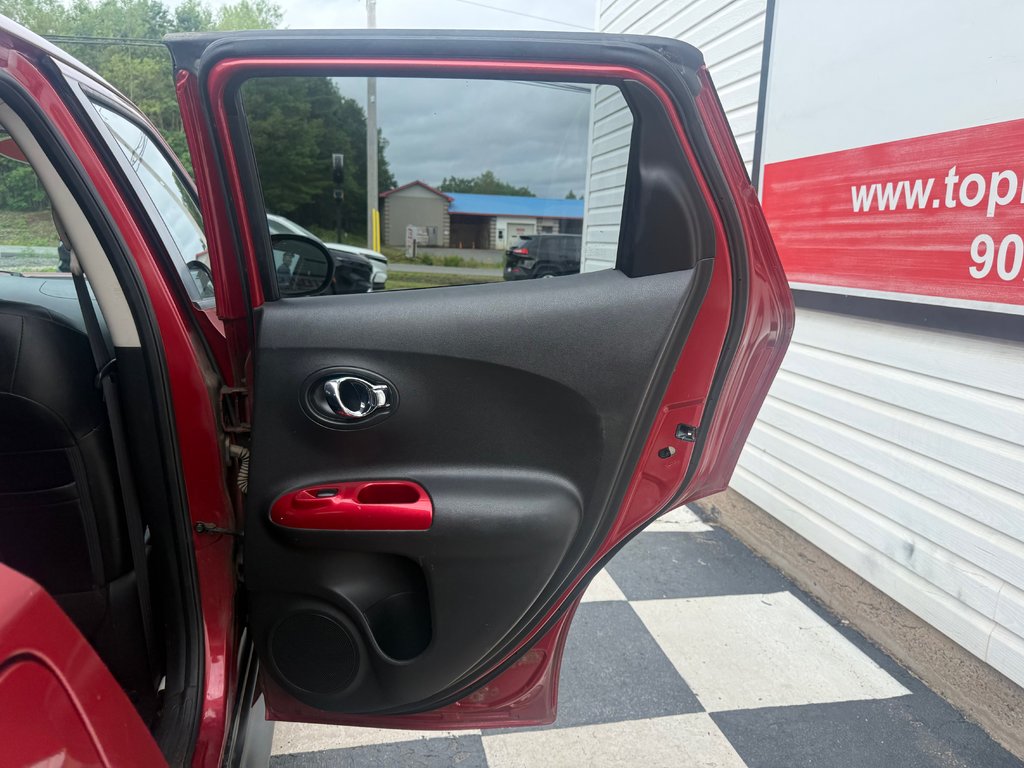 2013 Nissan JUKE S, keyless entry, MANUAL 6SPEED, Bluetooth in COLDBROOK, Nova Scotia - 18 - w1024h768px