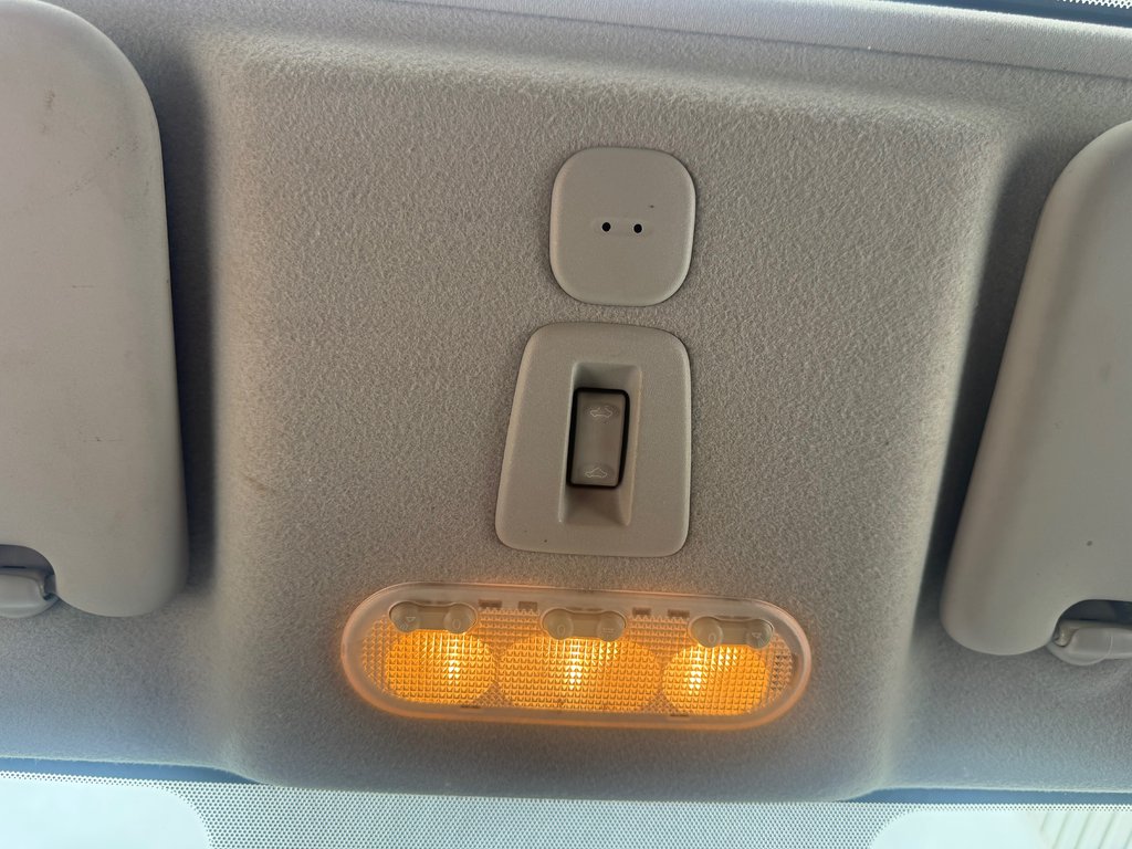 2013 Nissan JUKE S, keyless entry, MANUAL 6SPEED, Bluetooth in COLDBROOK, Nova Scotia - 14 - w1024h768px