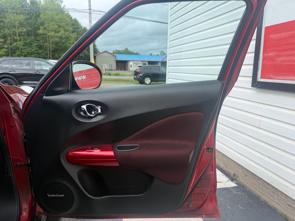 2013 Nissan JUKE S, keyless entry, MANUAL 6SPEED, Bluetooth in COLDBROOK, Nova Scotia - 20 - w1024h768px